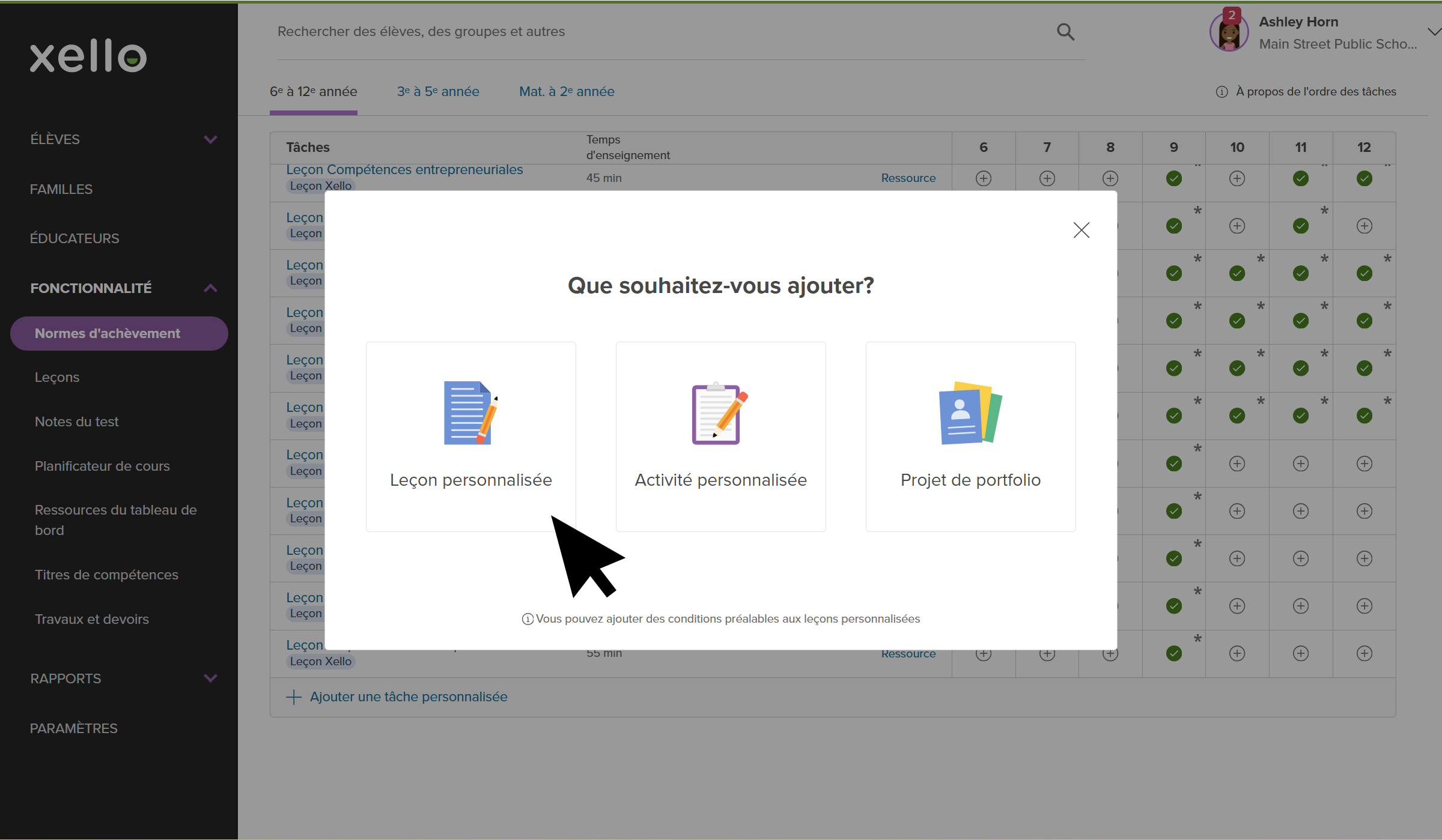 Cliquer Compte enseignant dans Xello. La fenêtre d'ajout de tâches personnalisées est ouverte et le curseur sélectionne Leçon personnalisée.